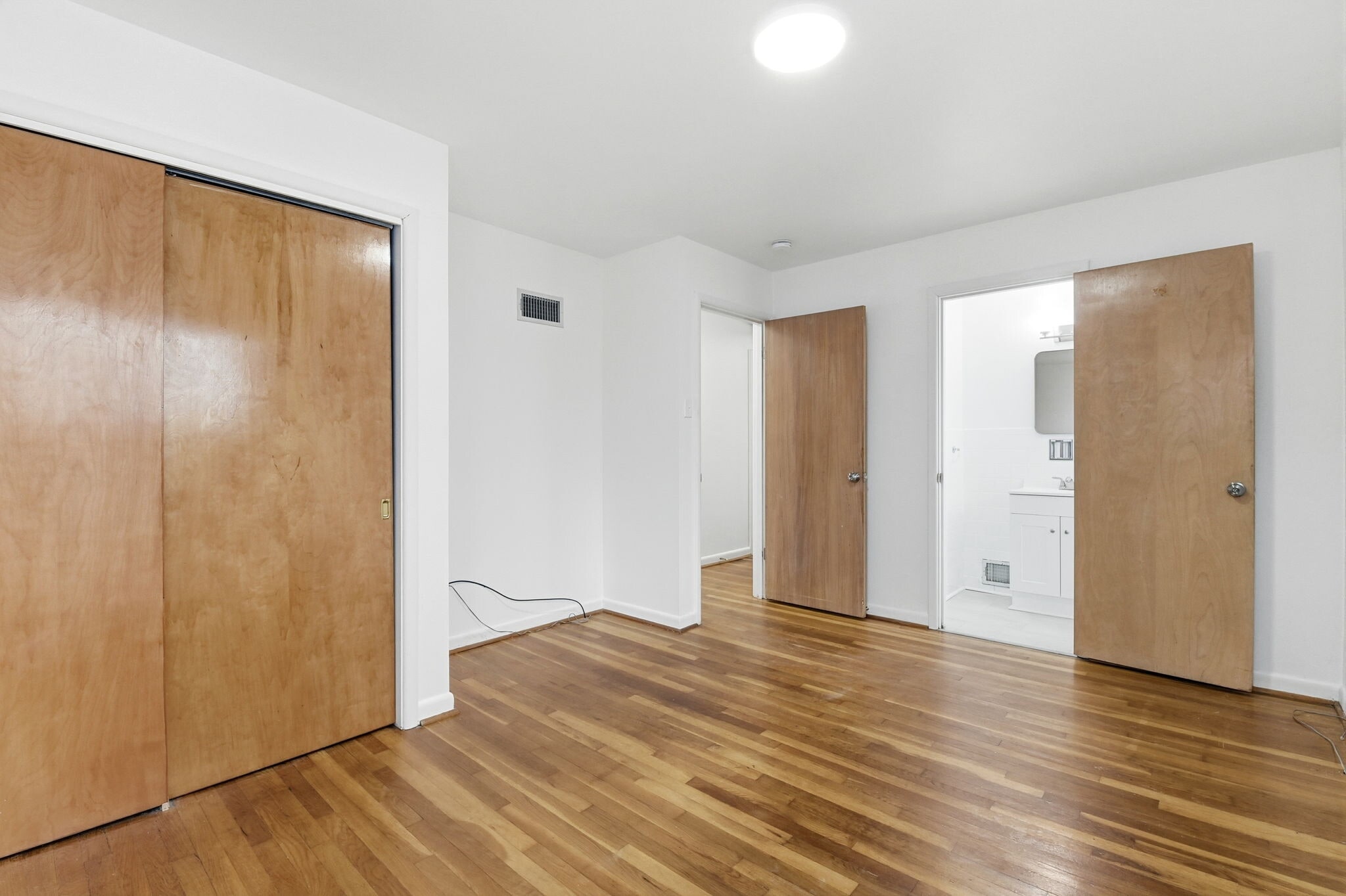 Building Photo - 1152 Burch Ln