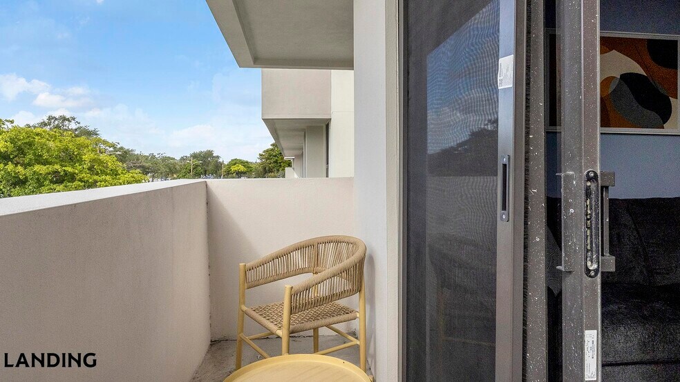 Building Photo - 1155 NE 126th St