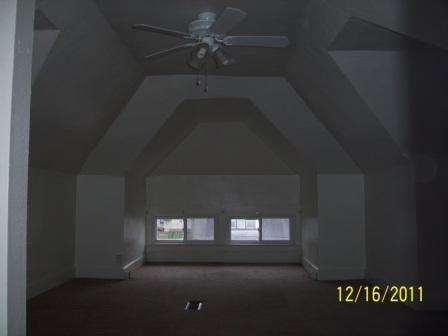 Building Photo - 202 E Kline St