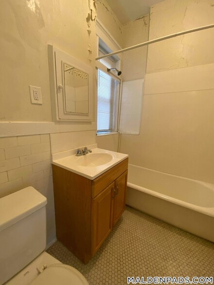 Building Photo - 17-19-19 Washington St S