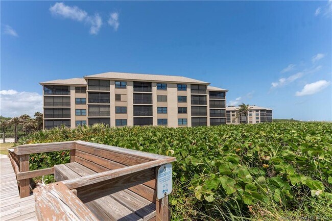 Building Photo - 2571 NE Ocean Blvd
