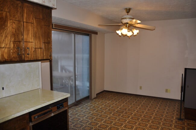 Building Photo - 2623 N 98th St