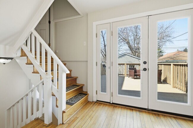 Building Photo - 907 Ferdinand Ave