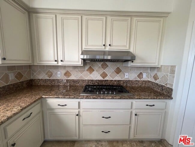 Building Photo - 24224 Edelweiss Ct
