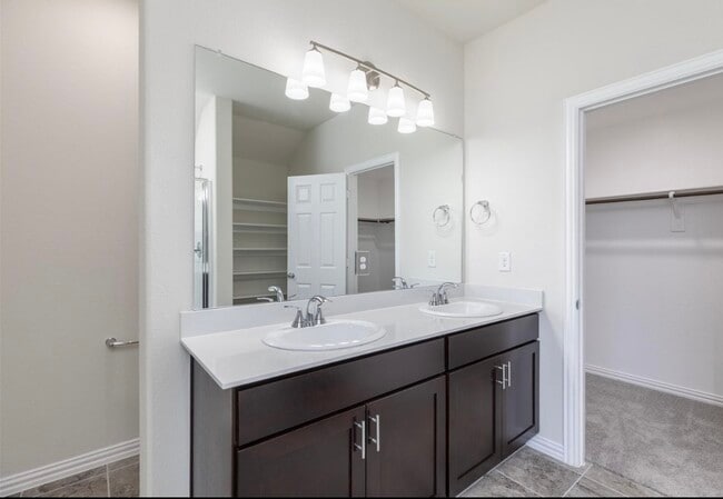 Building Photo - 428 Edward Rd