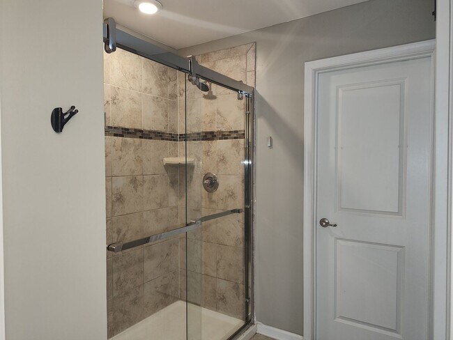 Building Photo - Georgeous 3 bedroom, 2.5 bathroom home located in the Stafford at Longtree community!