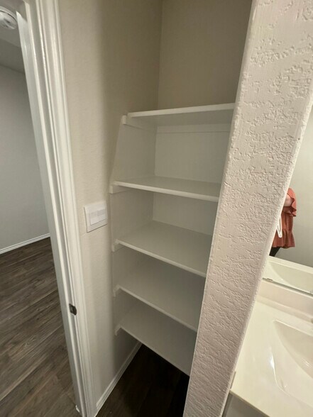 Building Photo - 408 Chaco Lp