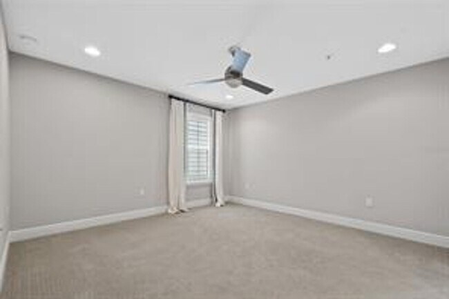 Building Photo - Baldwin Park three story townhome