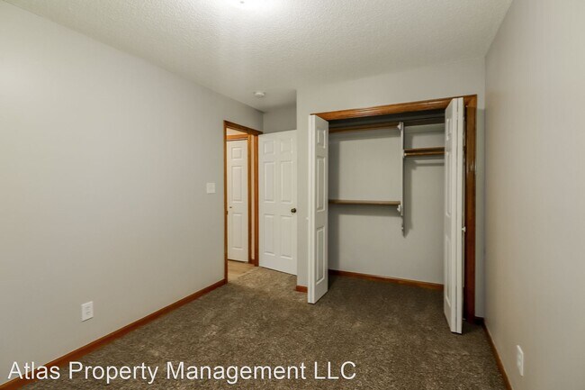 Building Photo - 3 br, 3 bath House - 704 Canter St