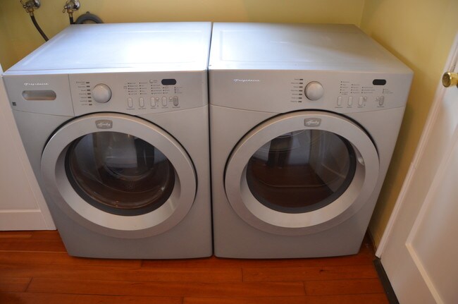Washer and Dryer - 1717 Riverside Dr