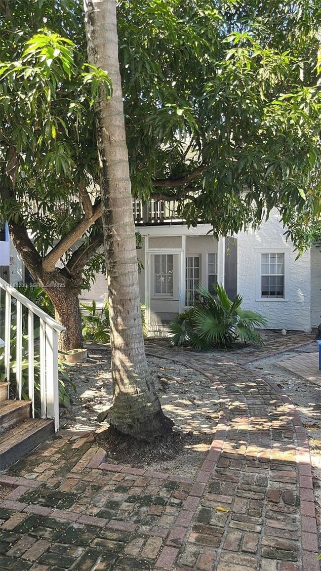 Building Photo - 315 Eucalyptus St