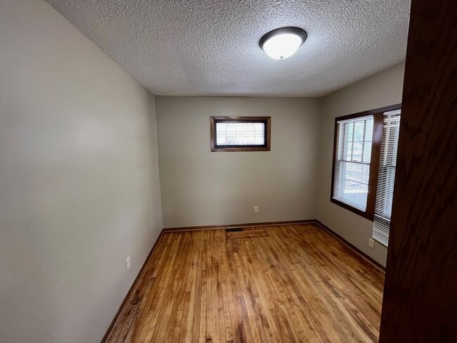 Building Photo - Single Family Home located south of Como P...