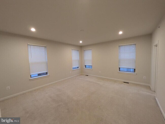 Building Photo - 610 Percy Pl