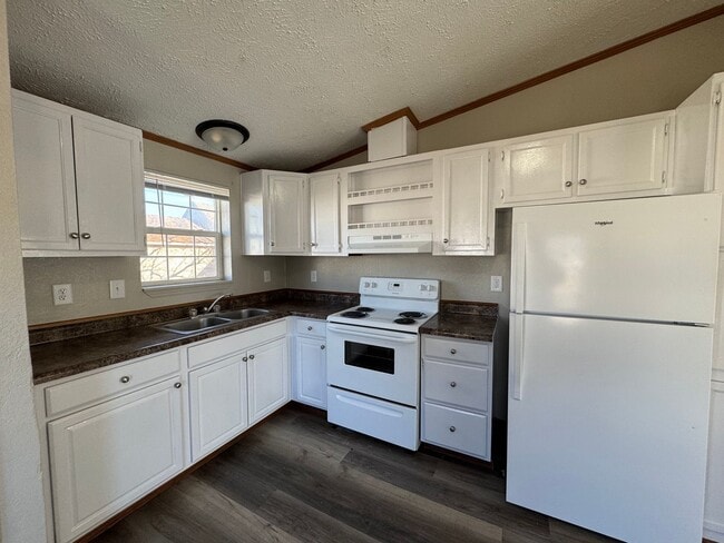 Building Photo - eld2006