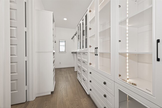 Building Photo - 26307 Aurora Vly Wy