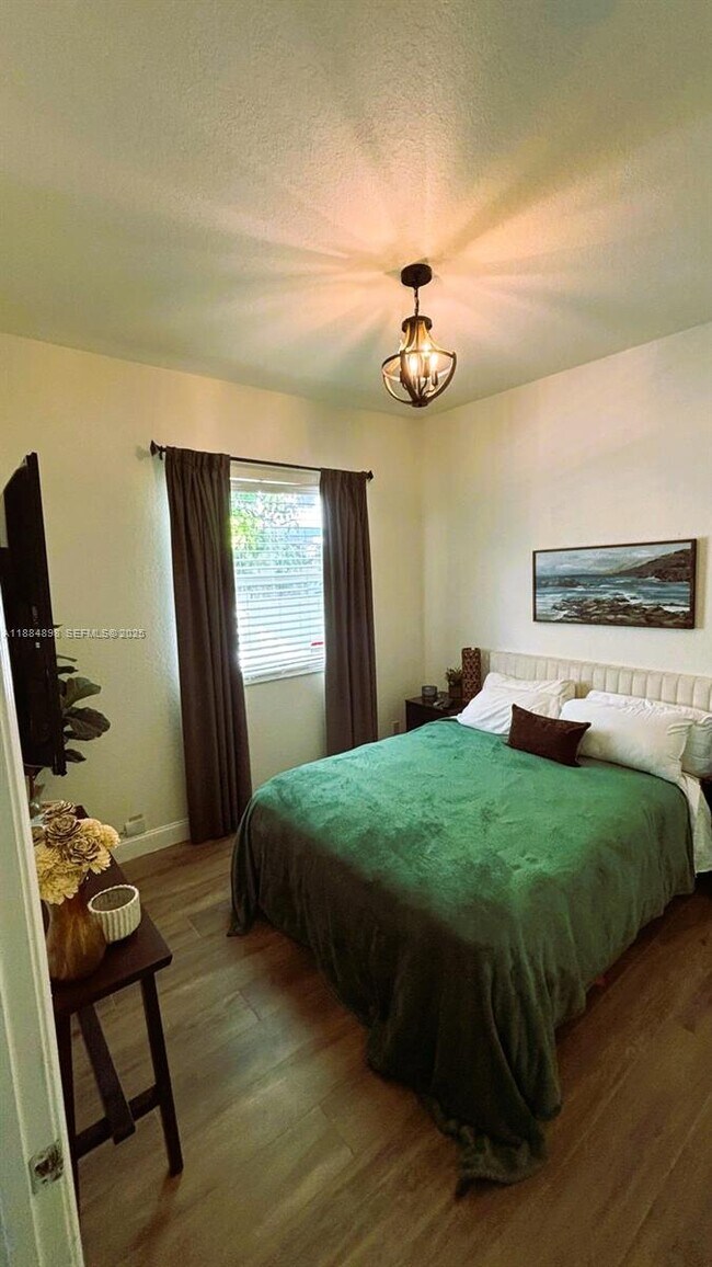 Building Photo - 3015 SW 135th Ave