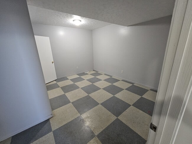 Building Photo - 3009 Pearl Ave