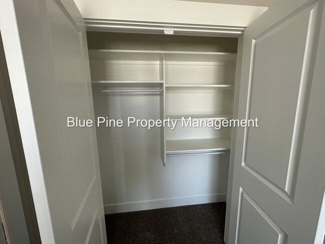 Building Photo - 679 Sterling Dr