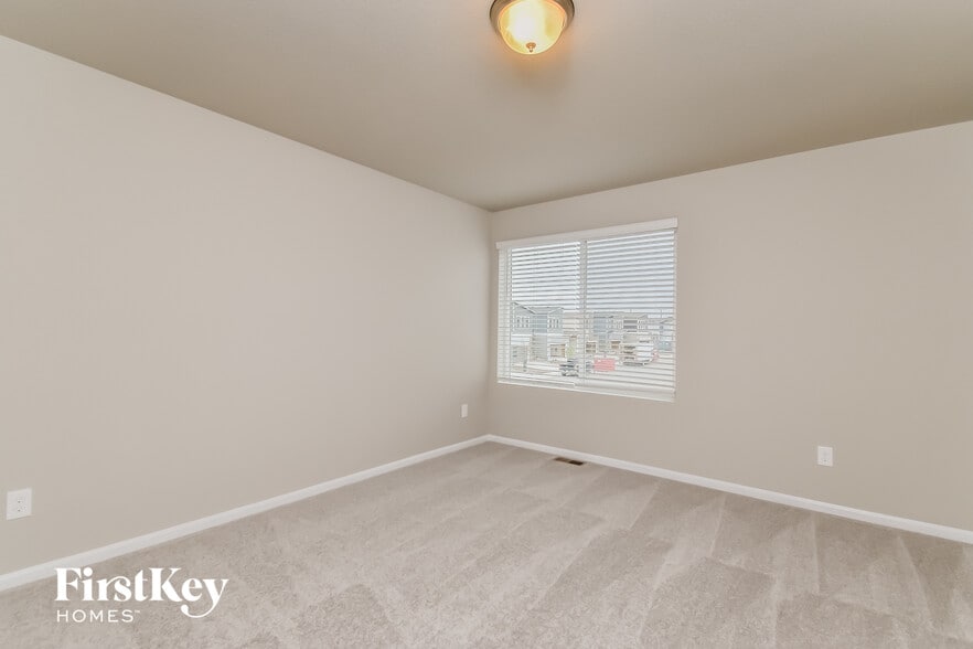 Building Photo - 11179 Murrelet Dr