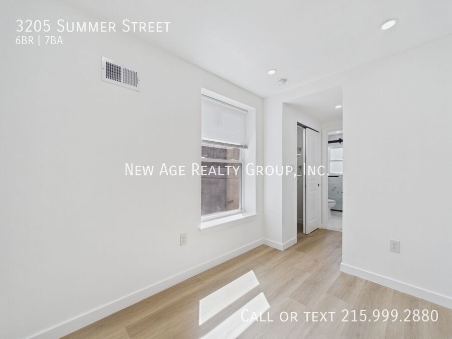 Building Photo - 3205 Summer St