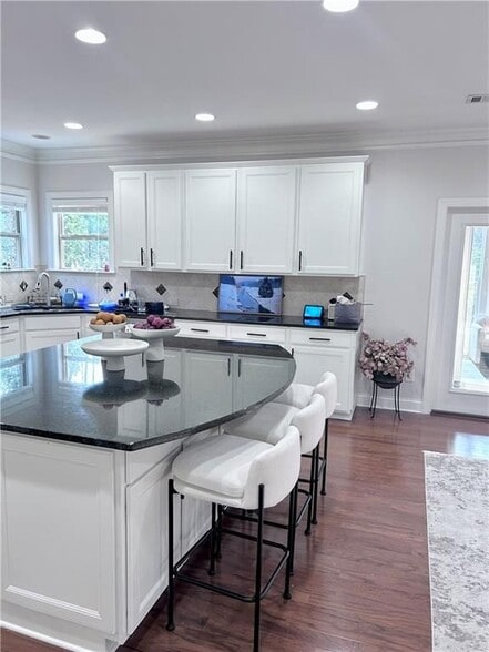 Building Photo - 1341 Chaplains View