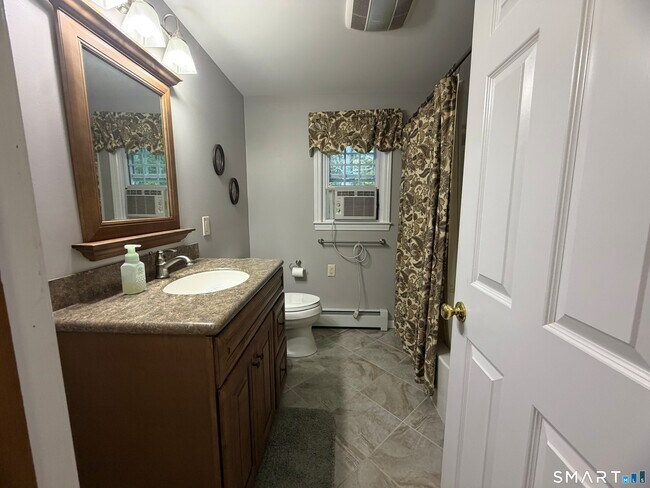 Building Photo - 26 Fern Dr