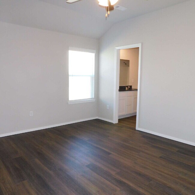 Building Photo - Beautiful 3 bedroom home in south Fayetteville!