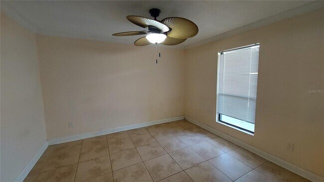 Building Photo - 455 Alt 19