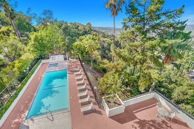 Primary Photo - 4295 Vía Arbolada