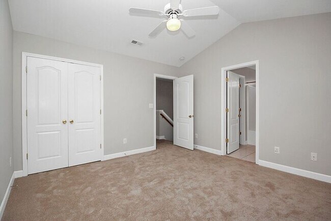 Building Photo - Charming 3BD/2.5BA Home in Crosswinds Community!