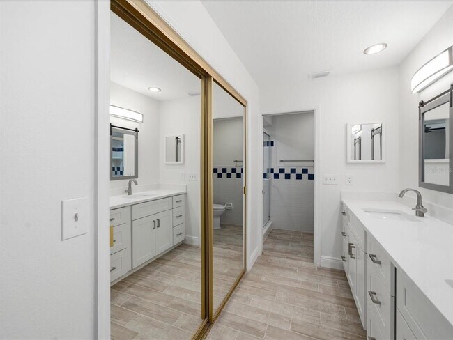 Building Photo - 15446 E Pond Woods Dr
