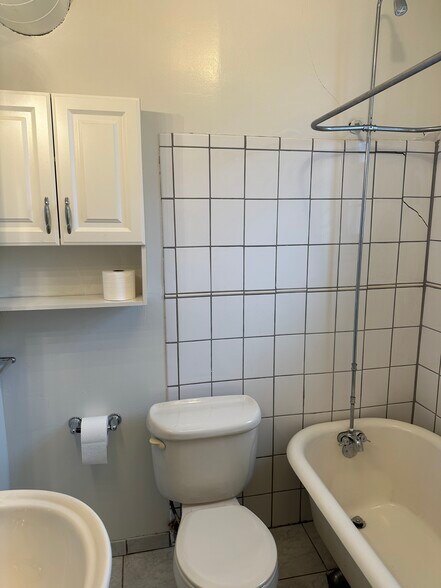 Building Photo - 6515 Bartmer Ave