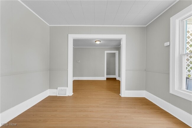 Building Photo - 3153 W 88th St