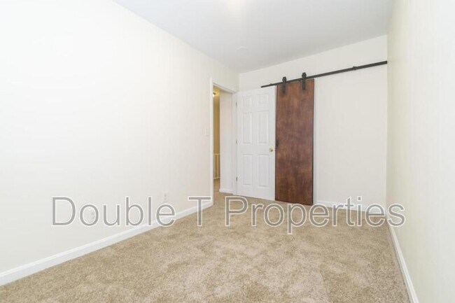 Building Photo - 3033 Seamon Ave