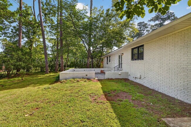 Building Photo - 3007 Stratford Dr
