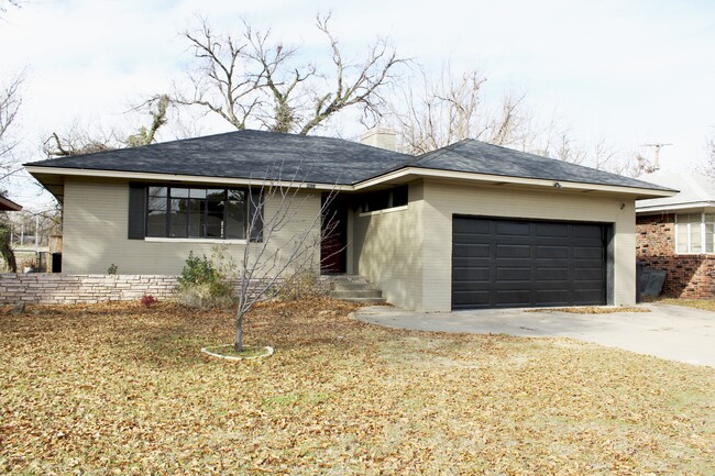 Building Photo - 4633 N Indiana Ave