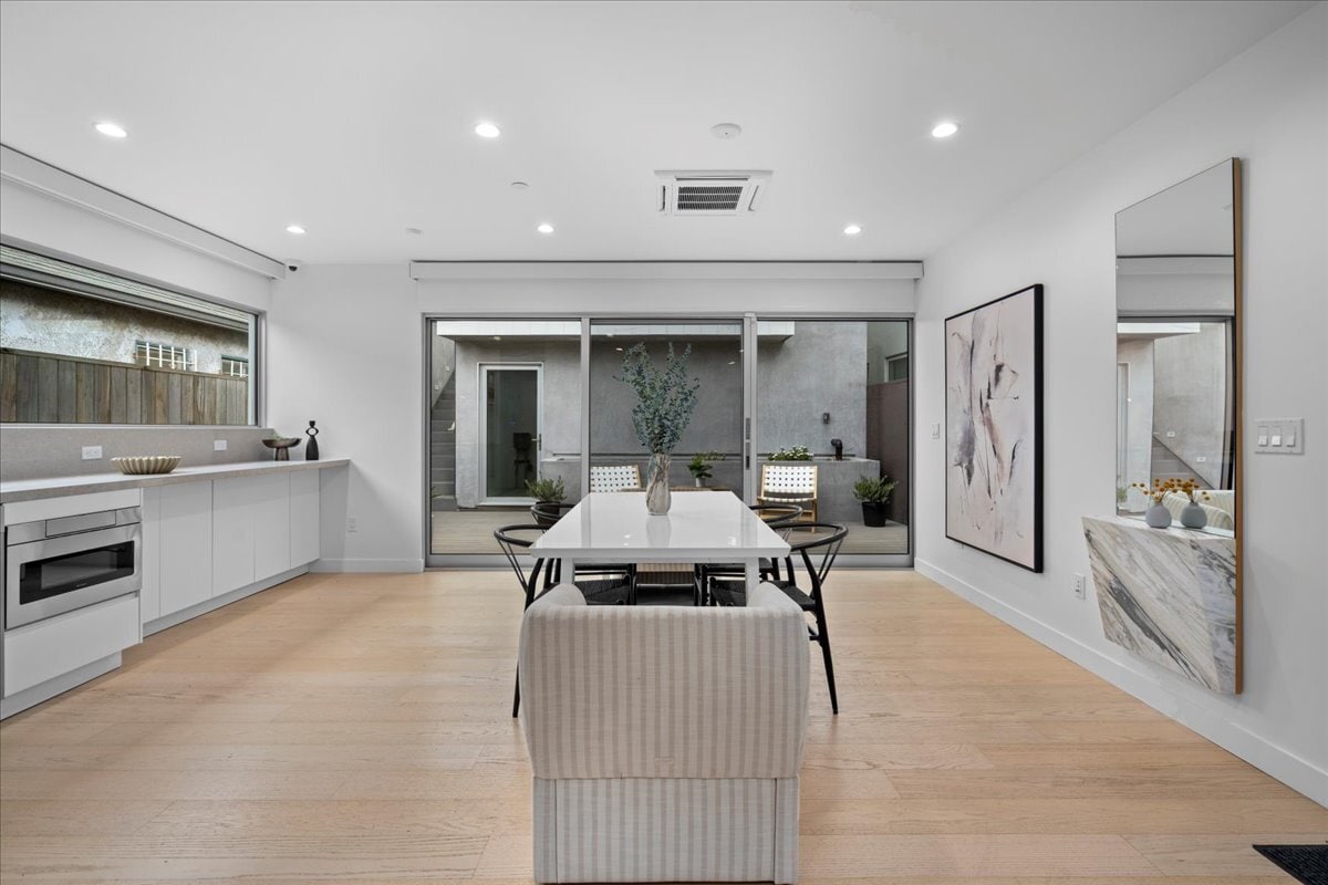 Building Photo - 541 Rose Ave