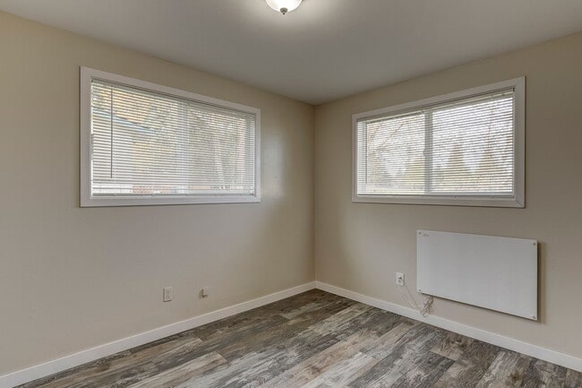 Building Photo - 850 SW 6th Ave