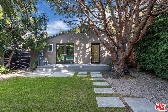 Building Photo - 3539 Greenwood Ave