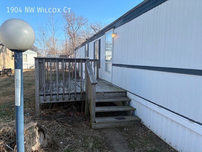 Building Photo - 1904 NW Wilcox Ct