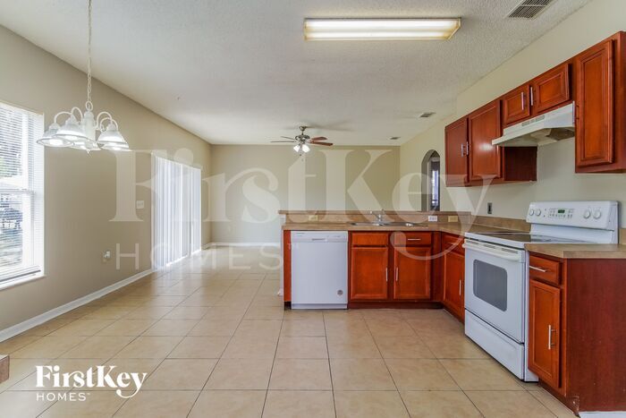 Building Photo - 660 Floridian Dr