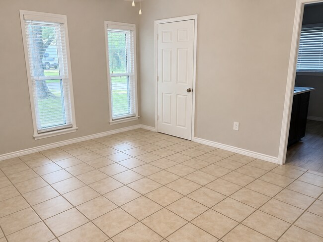 Building Photo - 1407 Skrivanek Ct
