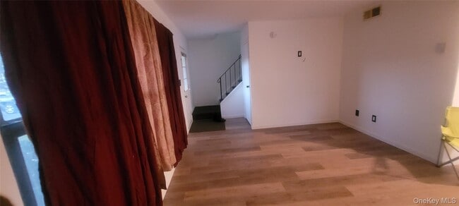 Building Photo - 2 Williamsburg Ct