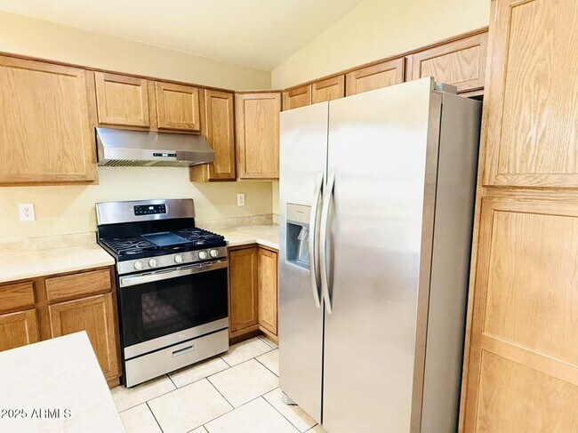 Building Photo - 8119 S 47th Ln