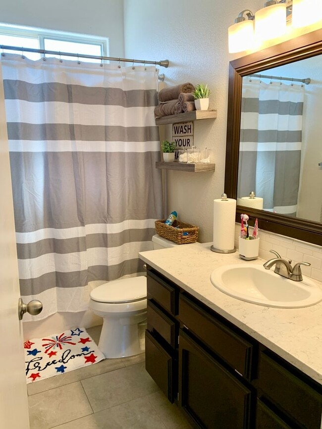 Building Photo - Beautifully Updated Home in Tevis Ranch - ...
