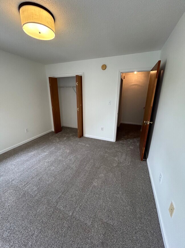 BR 2 - 609 Florence Ave