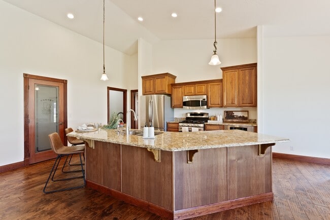 Building Photo - 1981 W Twinkling Star Rd