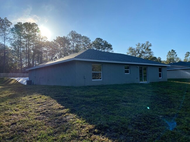 Building Photo - Custom Home - Desirable SW Dunnellon Neigh...