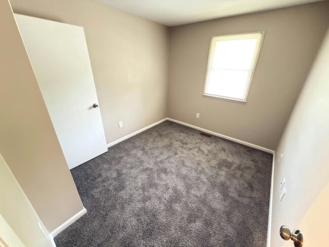 Building Photo - 9242 Woodcreek Ct