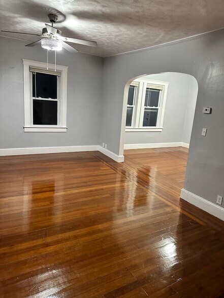 Building Photo - 16 Sabra St